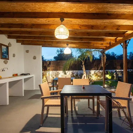 Lägenhet Kathy's In Archaggelos