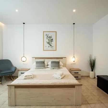 Kathy's In Archaggelos Lägenhet