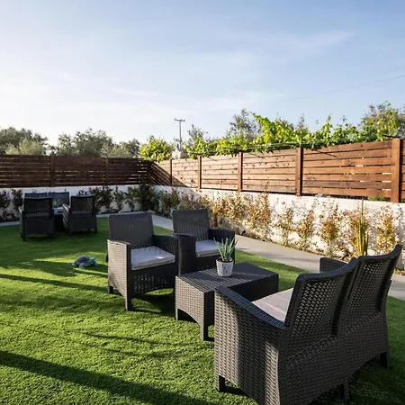 Lägenhet Kathy's In Archaggelos